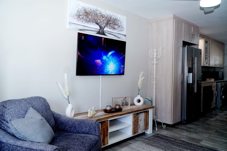 2 Bedroom Property for Sale in Hartenbos Central Western Cape